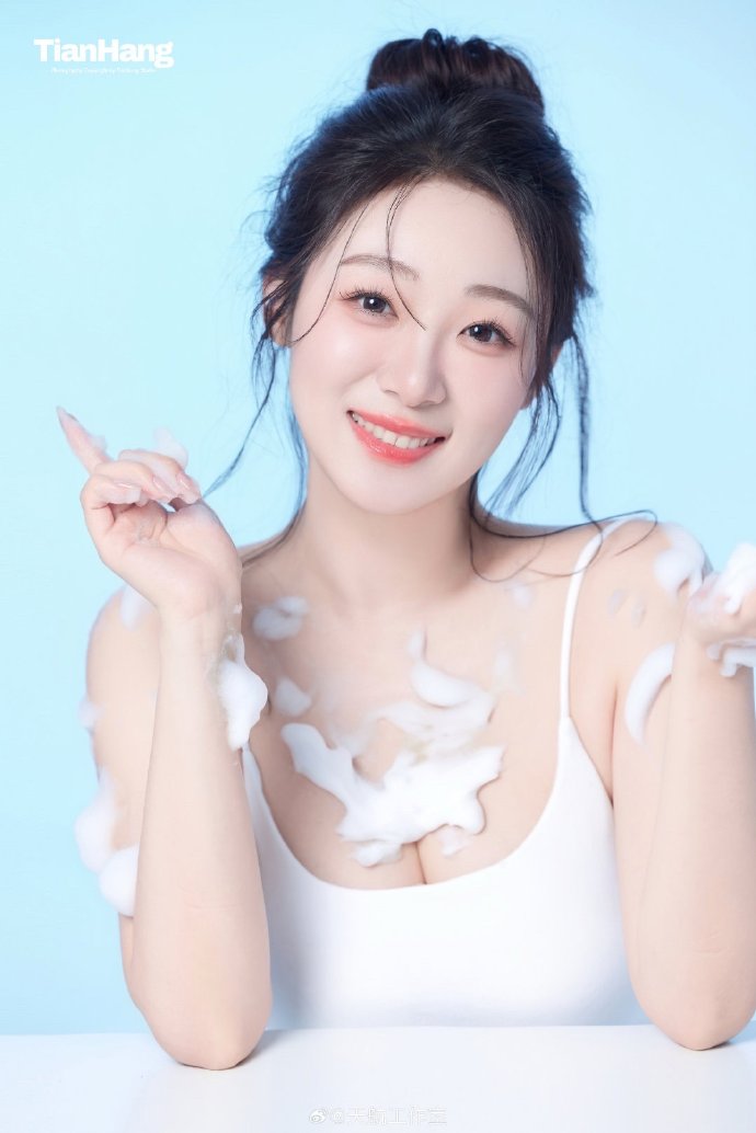 5.1动漫网站-今日精选·城市夜行封面